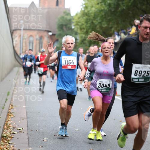 05.10.2025 - 20. swb-Marathon Bremen Michael Strokosch http://msf.ph/oto/9220920 05.10.2025 12:51:32 Laufen 1154, 8925, 43, 3049 meine-sportfotos.de