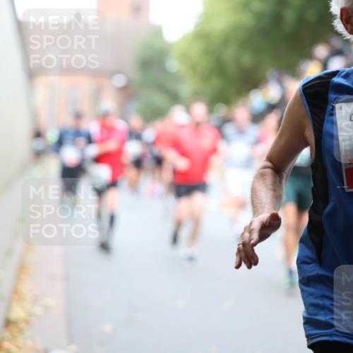 05.10.2025 - 20. swb-Marathon Bremen Michael Strokosch http://msf.ph/oto/9220924 05.10.2025 12:51:34 Laufen 01431, 1154 meine-sportfotos.de