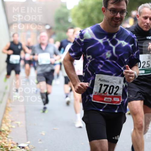 05.10.2025 - 20. swb-Marathon Bremen Michael Strokosch http://msf.ph/oto/9220940 05.10.2025 12:51:41 Laufen 1702, 00985, 025 meine-sportfotos.de