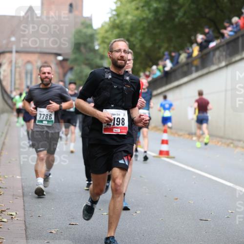 05.10.2025 - 20. swb-Marathon Bremen Michael Strokosch http://msf.ph/oto/9220953 05.10.2025 12:51:46 Laufen 7786, 198 meine-sportfotos.de