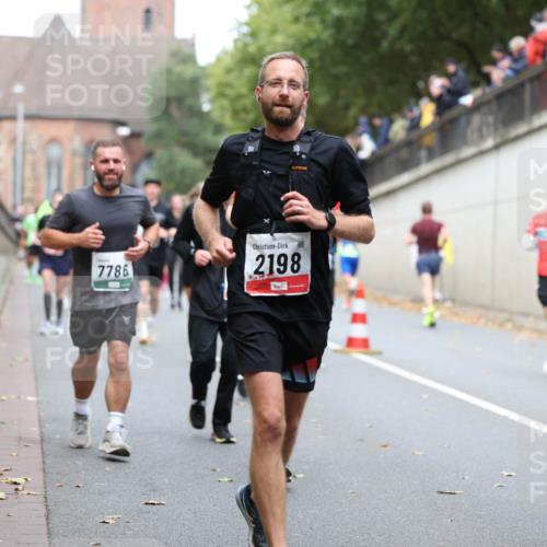 05.10.2025 - 20. swb-Marathon Bremen Michael Strokosch http://msf.ph/oto/9220954 05.10.2025 12:51:46 Laufen 7786, 2198 meine-sportfotos.de