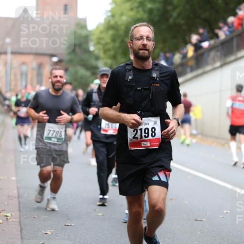 05.10.2025 - 20. swb-Marathon Bremen Michael Strokosch http://msf.ph/oto/9220956 05.10.2025 12:51:46 Laufen 7786, 1569, 2198 meine-sportfotos.de
