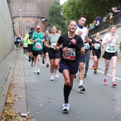 05.10.2025 - 20. swb-Marathon Bremen Michael Strokosch http://msf.ph/oto/9220969 05.10.2025 12:51:51 Laufen 1747, 8196, 5824, 68, 7486, 94 meine-sportfotos.de