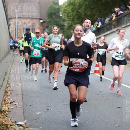 05.10.2025 - 20. swb-Marathon Bremen Michael Strokosch http://msf.ph/oto/9220970 05.10.2025 12:51:52 Laufen 1747, 398, 5824, 7486 meine-sportfotos.de