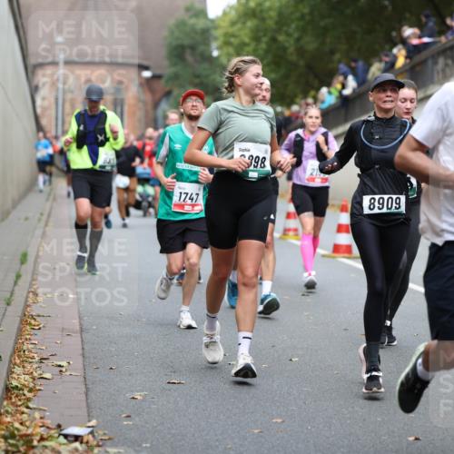 05.10.2025 - 20. swb-Marathon Bremen Michael Strokosch http://msf.ph/oto/9220975 05.10.2025 12:51:53 Laufen 1747, 998, 8909, 404 meine-sportfotos.de