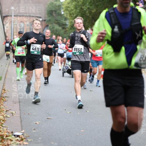 05.10.2025 - 20. swb-Marathon Bremen Michael Strokosch http://msf.ph/oto/9220989 05.10.2025 12:51:57 Laufen 2270, 46, 19, 7943, 8650, 809, 6173 meine-sportfotos.de