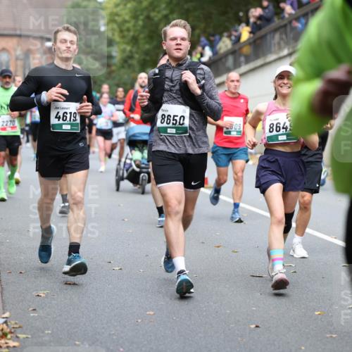 05.10.2025 - 20. swb-Marathon Bremen Michael Strokosch http://msf.ph/oto/9220991 05.10.2025 12:51:58 Laufen 2270, 46, 19, 8650, 809, 8649 meine-sportfotos.de