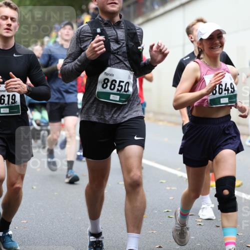 05.10.2025 - 20. swb-Marathon Bremen Michael Strokosch http://msf.ph/oto/9220996 05.10.2025 12:51:59 Laufen 46, 19, 8650, 8649 meine-sportfotos.de