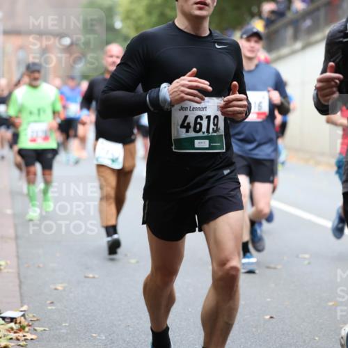 05.10.2025 - 20. swb-Marathon Bremen Michael Strokosch http://msf.ph/oto/9220997 05.10.2025 12:51:59 Laufen 46, 19, 8650 meine-sportfotos.de