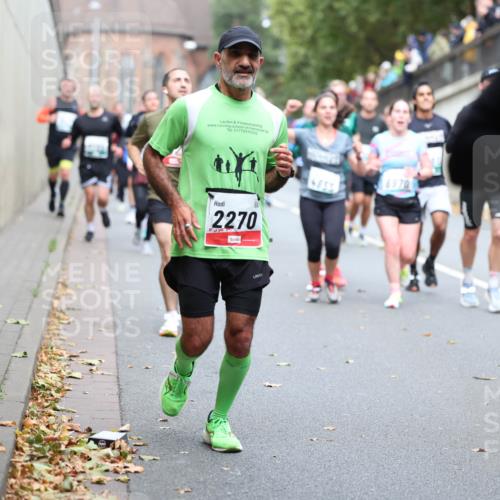 05.10.2025 - 20. swb-Marathon Bremen Michael Strokosch http://msf.ph/oto/9221004 05.10.2025 12:52:01 Laufen 01779376302, 2270, 6970, 794 meine-sportfotos.de