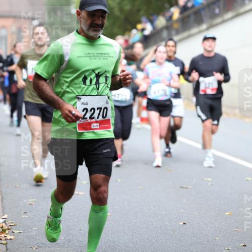 05.10.2025 - 20. swb-Marathon Bremen Michael Strokosch http://msf.ph/oto/9221006 05.10.2025 12:52:02 Laufen 2270, 2187 meine-sportfotos.de