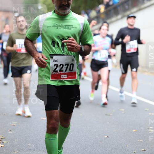 05.10.2025 - 20. swb-Marathon Bremen Michael Strokosch http://msf.ph/oto/9221008 05.10.2025 12:52:02 Laufen 01779376302, 2270, 2187 meine-sportfotos.de