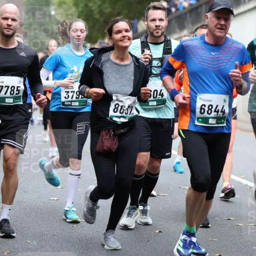 05.10.2025 - 20. swb-Marathon Bremen Michael Strokosch http://msf.ph/oto/9221020 05.10.2025 12:52:06 Laufen 7785, 3795, 8632, 604, 6844, 267, 008 meine-sportfotos.de
