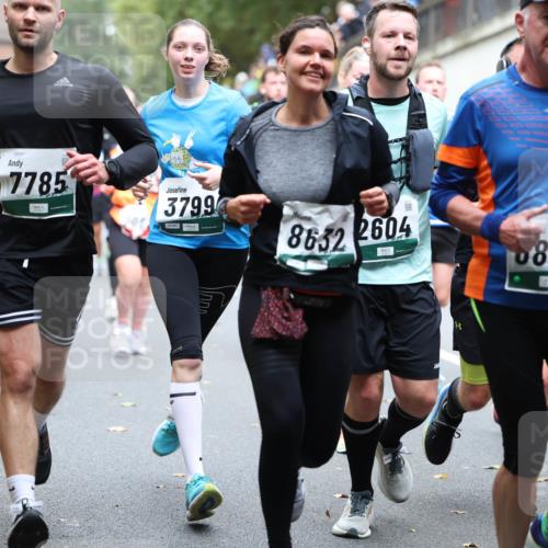 05.10.2025 - 20. swb-Marathon Bremen Michael Strokosch http://msf.ph/oto/9221021 05.10.2025 12:52:06 Laufen 09341, 7785, 3799, 8632, 2604, 844 meine-sportfotos.de