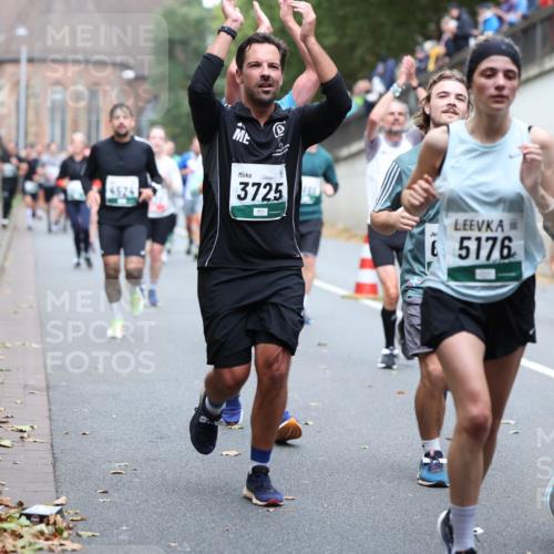 05.10.2025 - 20. swb-Marathon Bremen Michael Strokosch http://msf.ph/oto/9221035 05.10.2025 12:52:10 Laufen 3725, 6, 5176, 19, 0, 24, 4665 meine-sportfotos.de