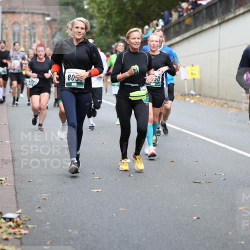 05.10.2025 - 20. swb-Marathon Bremen Michael Strokosch http://msf.ph/oto/9221055 05.10.2025 12:52:16 Laufen 4307, 80, 1450, 1738 meine-sportfotos.de