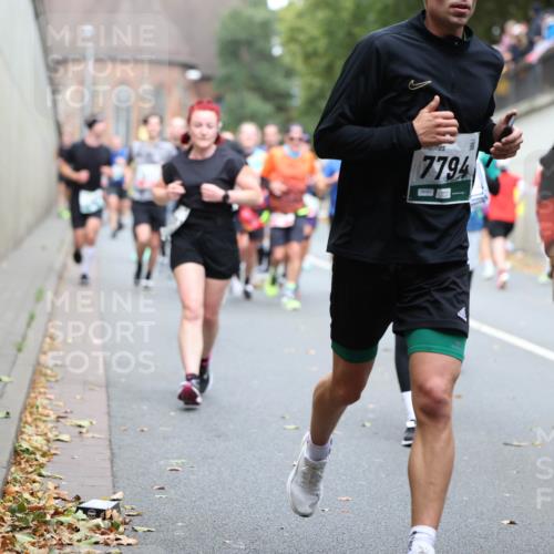 05.10.2025 - 20. swb-Marathon Bremen Michael Strokosch http://msf.ph/oto/9221061 05.10.2025 12:52:18 Laufen 7794, 80 meine-sportfotos.de