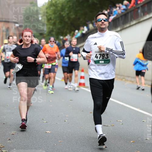 05.10.2025 - 20. swb-Marathon Bremen Michael Strokosch http://msf.ph/oto/9221062 05.10.2025 12:52:18 Laufen 307, 4793 meine-sportfotos.de