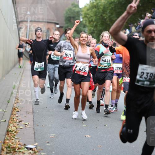 05.10.2025 - 20. swb-Marathon Bremen Michael Strokosch http://msf.ph/oto/9221066 05.10.2025 12:52:20 Laufen 5362, 4700, 1671, 465, 4641, 1369, 2399 meine-sportfotos.de