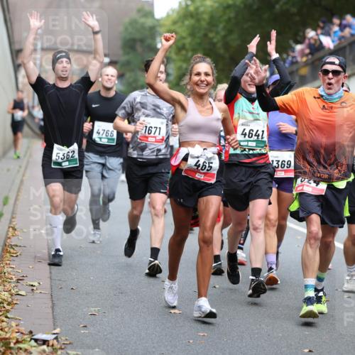 05.10.2025 - 20. swb-Marathon Bremen Michael Strokosch http://msf.ph/oto/9221069 05.10.2025 12:52:21 Laufen 5362, 4766, 1671, 465, 4641, 1369, 1023 meine-sportfotos.de