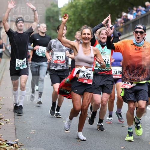 05.10.2025 - 20. swb-Marathon Bremen Michael Strokosch http://msf.ph/oto/9221070 05.10.2025 12:52:21 Laufen 4766, 1671, 5362, 465, 41, 1369, 023 meine-sportfotos.de