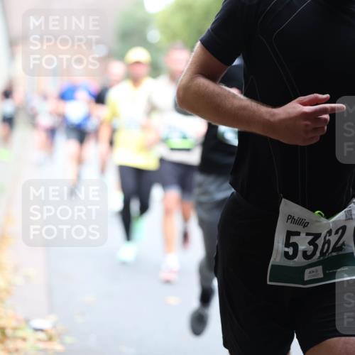 05.10.2025 - 20. swb-Marathon Bremen Michael Strokosch http://msf.ph/oto/9221078 05.10.2025 12:52:24 Laufen 5362 meine-sportfotos.de