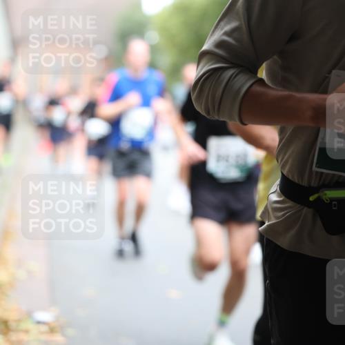 05.10.2025 - 20. swb-Marathon Bremen Michael Strokosch http://msf.ph/oto/9221085 05.10.2025 12:52:26 Laufen 514 meine-sportfotos.de