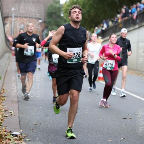 05.10.2025 - 20. swb-Marathon Bremen Michael Strokosch http://msf.ph/oto/9221096 05.10.2025 12:52:30 Laufen 6116, 26, 4710 meine-sportfotos.de