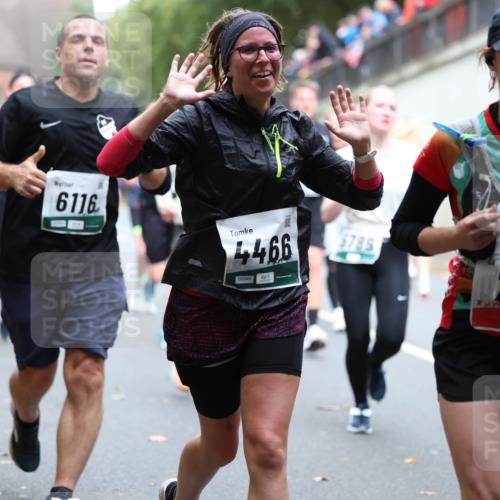 05.10.2025 - 20. swb-Marathon Bremen Michael Strokosch http://msf.ph/oto/9221103 05.10.2025 12:52:32 Laufen 6116, 4466, 05944, 6789, 796 meine-sportfotos.de