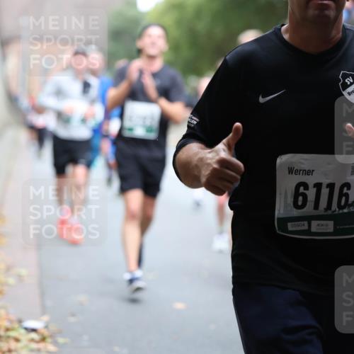 05.10.2025 - 20. swb-Marathon Bremen Michael Strokosch http://msf.ph/oto/9221106 05.10.2025 12:52:33 Laufen 6116, 05904, 1973 meine-sportfotos.de