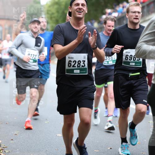 05.10.2025 - 20. swb-Marathon Bremen Michael Strokosch http://msf.ph/oto/9221108 05.10.2025 12:52:34 Laufen 172, 6283, 3561, 696, 464 meine-sportfotos.de