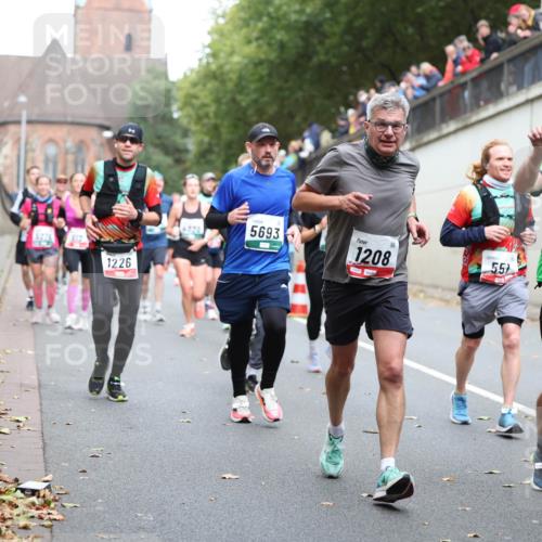 05.10.2025 - 20. swb-Marathon Bremen Michael Strokosch http://msf.ph/oto/9221126 05.10.2025 12:52:42 Laufen 1226, 5693, 1208, 557, 5029 meine-sportfotos.de