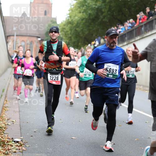 05.10.2025 - 20. swb-Marathon Bremen Michael Strokosch http://msf.ph/oto/9221129 05.10.2025 12:52:43 Laufen 812, 1226, 2980, 5693, 6755, 1208 meine-sportfotos.de