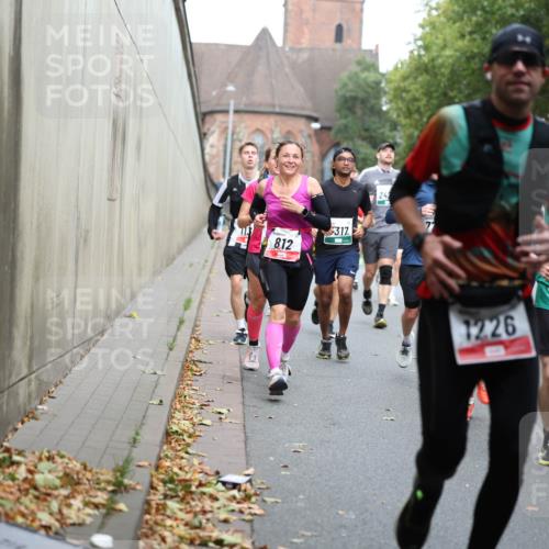 05.10.2025 - 20. swb-Marathon Bremen Michael Strokosch http://msf.ph/oto/9221133 05.10.2025 12:52:44 Laufen 8, 12, 3, 12, 242, 1226, 2980, 38 meine-sportfotos.de