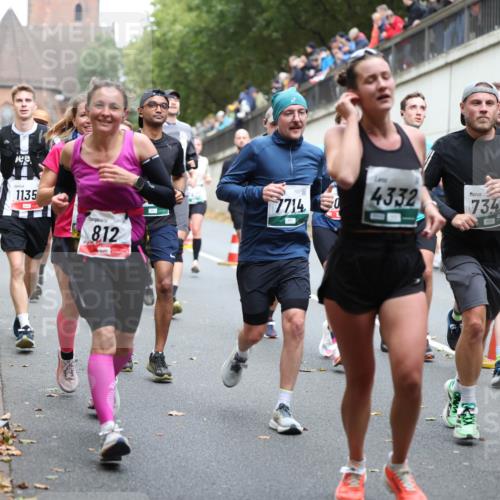 05.10.2025 - 20. swb-Marathon Bremen Michael Strokosch http://msf.ph/oto/9221140 05.10.2025 12:52:45 Laufen 1135, 8, 12, 7714, 0, 4332, 7341 meine-sportfotos.de