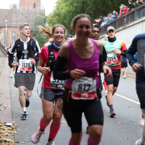 05.10.2025 - 20. swb-Marathon Bremen Michael Strokosch http://msf.ph/oto/9221144 05.10.2025 12:52:46 Laufen 1135, 812, 1354, 7714 meine-sportfotos.de