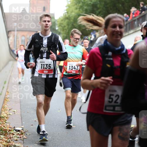 05.10.2025 - 20. swb-Marathon Bremen Michael Strokosch http://msf.ph/oto/9221146 05.10.2025 12:52:47 Laufen 1135, 1343, 52, 81 meine-sportfotos.de
