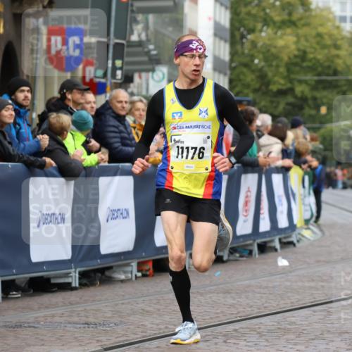 05.10.2025 - 20. swb-Marathon Bremen Strokosch-Dieckow http://msf.ph/oto/9221152 05.10.2025 10:37:43 Ziel 10347, 10501, 10775, 11176 meine-sportfotos.de