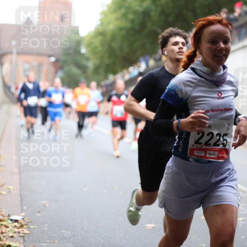 05.10.2025 - 20. swb-Marathon Bremen Michael Strokosch http://msf.ph/oto/9221161 05.10.2025 12:52:51 Laufen 2225, 00995 meine-sportfotos.de