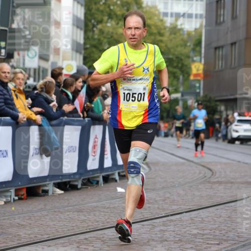 05.10.2025 - 20. swb-Marathon Bremen Strokosch-Dieckow http://msf.ph/oto/9221163 05.10.2025 10:37:45 Ziel 10347, 10501, 10775, 11176 meine-sportfotos.de