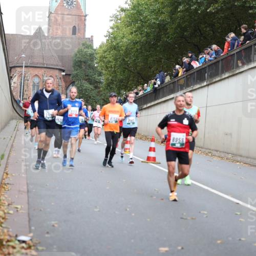 05.10.2025 - 20. swb-Marathon Bremen Michael Strokosch http://msf.ph/oto/9221164 05.10.2025 12:52:53 Laufen 244, 8530, 333, 8308, 8150, 7162, 8959 meine-sportfotos.de