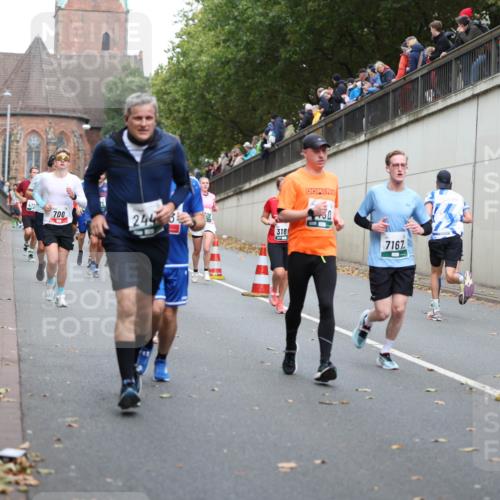 05.10.2025 - 20. swb-Marathon Bremen Michael Strokosch http://msf.ph/oto/9221168 05.10.2025 12:52:55 Laufen 7, 00, 244, 3, 318, 1216, 7167 meine-sportfotos.de