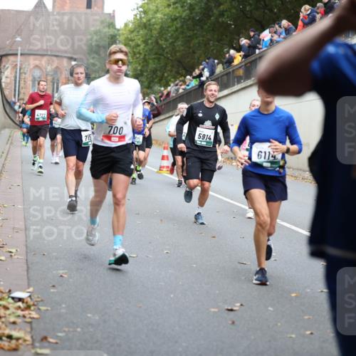 05.10.2025 - 20. swb-Marathon Bremen Michael Strokosch http://msf.ph/oto/9221172 05.10.2025 12:52:58 Laufen 4722, 715, 700, 979, 5914, 611, 333 meine-sportfotos.de