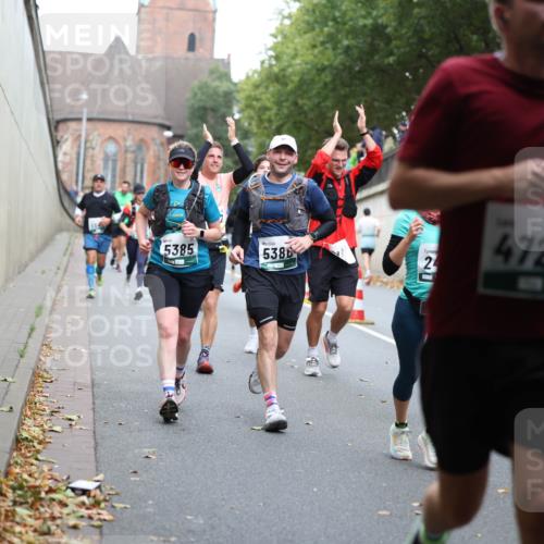 05.10.2025 - 20. swb-Marathon Bremen Michael Strokosch http://msf.ph/oto/9221189 05.10.2025 12:53:04 Laufen 5385, 5386, 4727, 4676, 24 meine-sportfotos.de