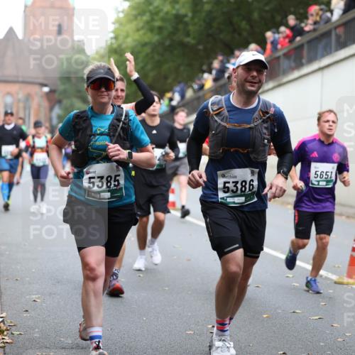 05.10.2025 - 20. swb-Marathon Bremen Michael Strokosch http://msf.ph/oto/9221194 05.10.2025 12:53:05 Laufen 27102024, 5385, 5386, 5651 meine-sportfotos.de