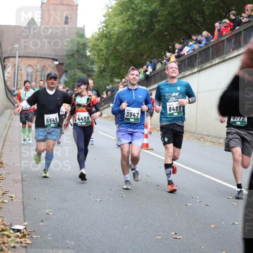 05.10.2025 - 20. swb-Marathon Bremen Michael Strokosch http://msf.ph/oto/9221200 05.10.2025 12:53:07 Laufen 8480, 5549, 4458, 3947 meine-sportfotos.de