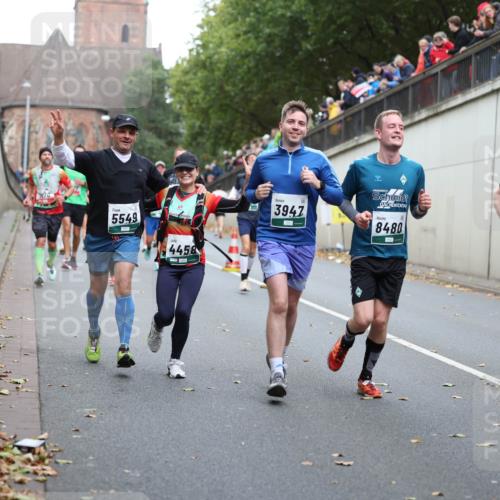 05.10.2025 - 20. swb-Marathon Bremen Michael Strokosch http://msf.ph/oto/9221204 05.10.2025 12:53:08 Laufen 5549, 4458, 3947, 8480, 3772 meine-sportfotos.de