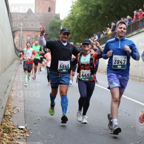 05.10.2025 - 20. swb-Marathon Bremen Michael Strokosch http://msf.ph/oto/9221207 05.10.2025 12:53:08 Laufen 5549, 4458, 3947, 8480 meine-sportfotos.de