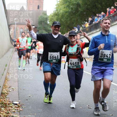 05.10.2025 - 20. swb-Marathon Bremen Michael Strokosch http://msf.ph/oto/9221208 05.10.2025 12:53:09 Laufen 5549, 4458, 3947, 848 meine-sportfotos.de