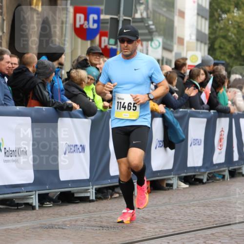 05.10.2025 - 20. swb-Marathon Bremen Strokosch-Dieckow http://msf.ph/oto/9221209 05.10.2025 10:37:57 Ziel 9755, 11328, 11465 meine-sportfotos.de